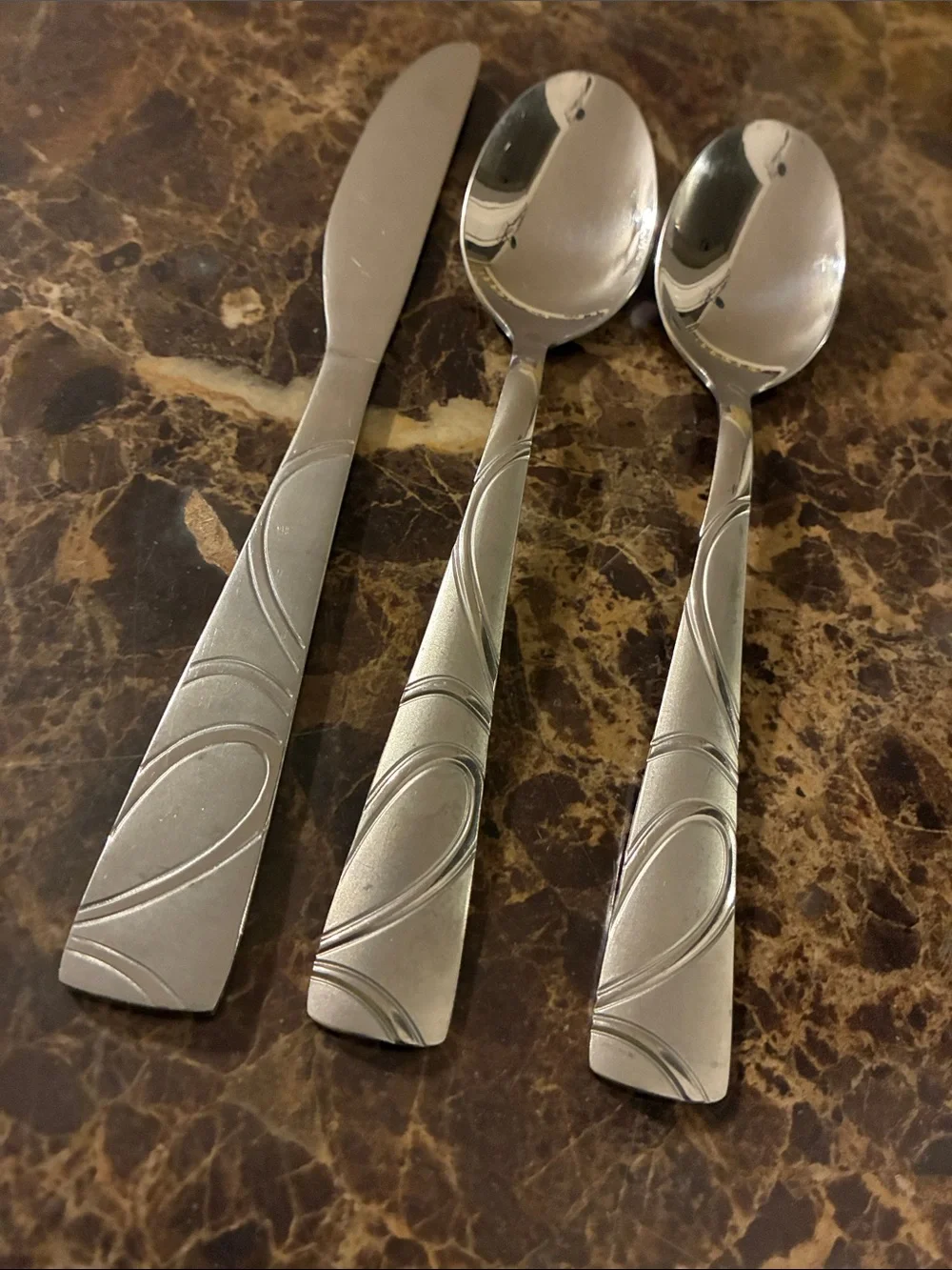 Cambridge Sasha Sand Stainless Steel Flatware 1 Dinner Knife 2 Soup Spoons Satin